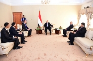 الرئيس هادي يدعو الصليب الاحمر لتقديم مزيدا من الدعم لليمن  