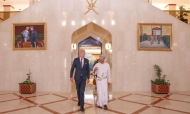 المبعوث الأممي مع وزير خارجية عمان في لقاء سابق