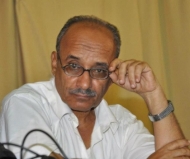 أمين عام الاشتراكي يعزي عبدالغني الإرياني واخوانه بوفاة والدتهم