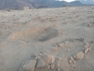جانب من القصف الحوثي على المقبرة جنوب مأرب