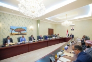 الحكومة اليمنية تطرح مشروع الموازنة العامة للعام 2022 بعجز يتجاوز 400 مليار ريال