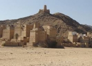 تواصل القصف المتبادل بالجوف وقذائف المليشيات تطال قرى المتون