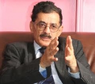 غالب :الاشتراكي دخل في وحدة اندماجية تلبية لرغبة شعبية في الجنوب ونعترف بشجاعة أن حزبنا لم يرفع أي شعار لاستعادة دولة اليمن الديمقراطي