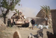 الصنوي والشدادي يزوران جبهة الكدحة غربي تعز